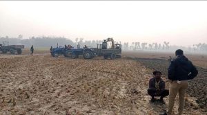 পীরগাছায় ২৫ স্পটে দেদারসে চলছে কৃষি জমির টপসয়েল বিক্রি, দেখার কেউ নেই