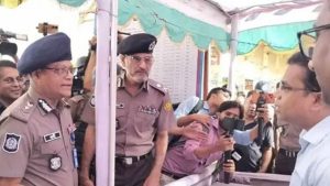 বাস কাউন্টার বাড়তি ভাড়া নিলে সরাসরি জানাবেন: আইজিপি