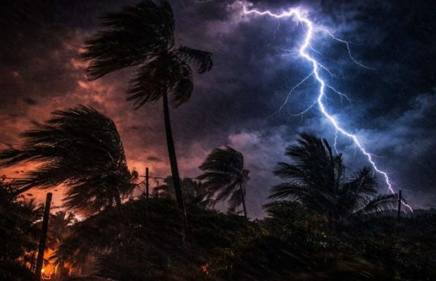 রাত ১টার মধ্যে বজ্রসহ বৃষ্টি হতে পারে যেসব অঞ্চলে