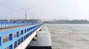 উজানের ঢলে ফুলে-ফেঁপে উঠছে তিস্তা, লালমনিরহাটে বন্যার শঙ্কা