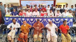 আদিতমারীতে অসচ্ছল ও দক্ষ নারীদের মাঝে সেলাই বিতরণ করলেন এমপি বাবুল