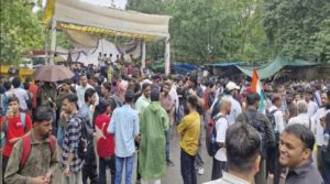 দ্বিতীয় দিনেও মোদি সরকারের বিরুদ্ধে দিল্লিতে ‘ককরোচ জনতা পার্টি’র পদযাত্রা