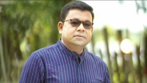 গানের জগতে নতুন রেকর্ড, ইতিহাস গড়লেন মনির খান