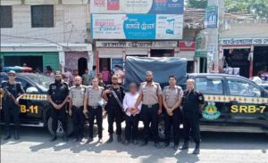 সেনবাগে মাদকবিরোধী যৌথ অভিযান, ৬ হাজার ইয়াবাসহ কারবারি আটক