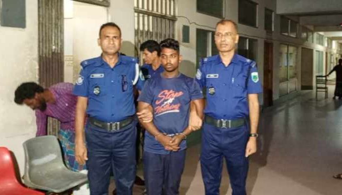চলন্ত কুড়িগ্রাম এক্সপ্রেসে ধর্ষণের শিকার নারী যাত্রী, ক্যান্টিন বয় আটক