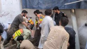 পাকিস্তানে স্কুলের ছাদ ধসে শিক্ষার্থী-শিক্ষকসহ ২১ জন নিহত