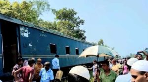 লাকসামে কর্ণফুলি এক্সপ্রেস লাইনচ্যুত, চট্টগ্রাম-ঢাকা রেল যোগাযোগ বন্ধ